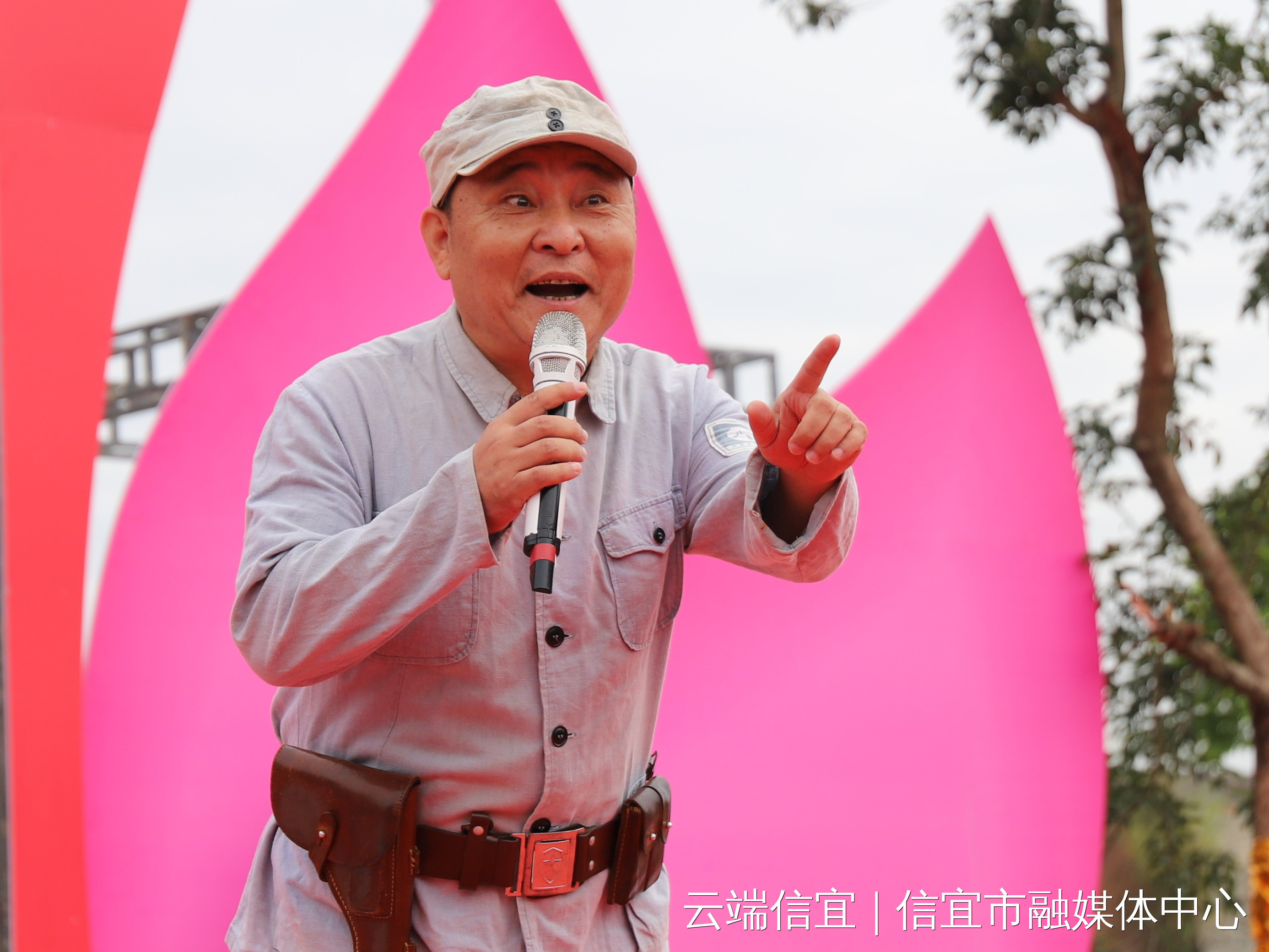 特型演员阎笑为信宜全域旅游点赞